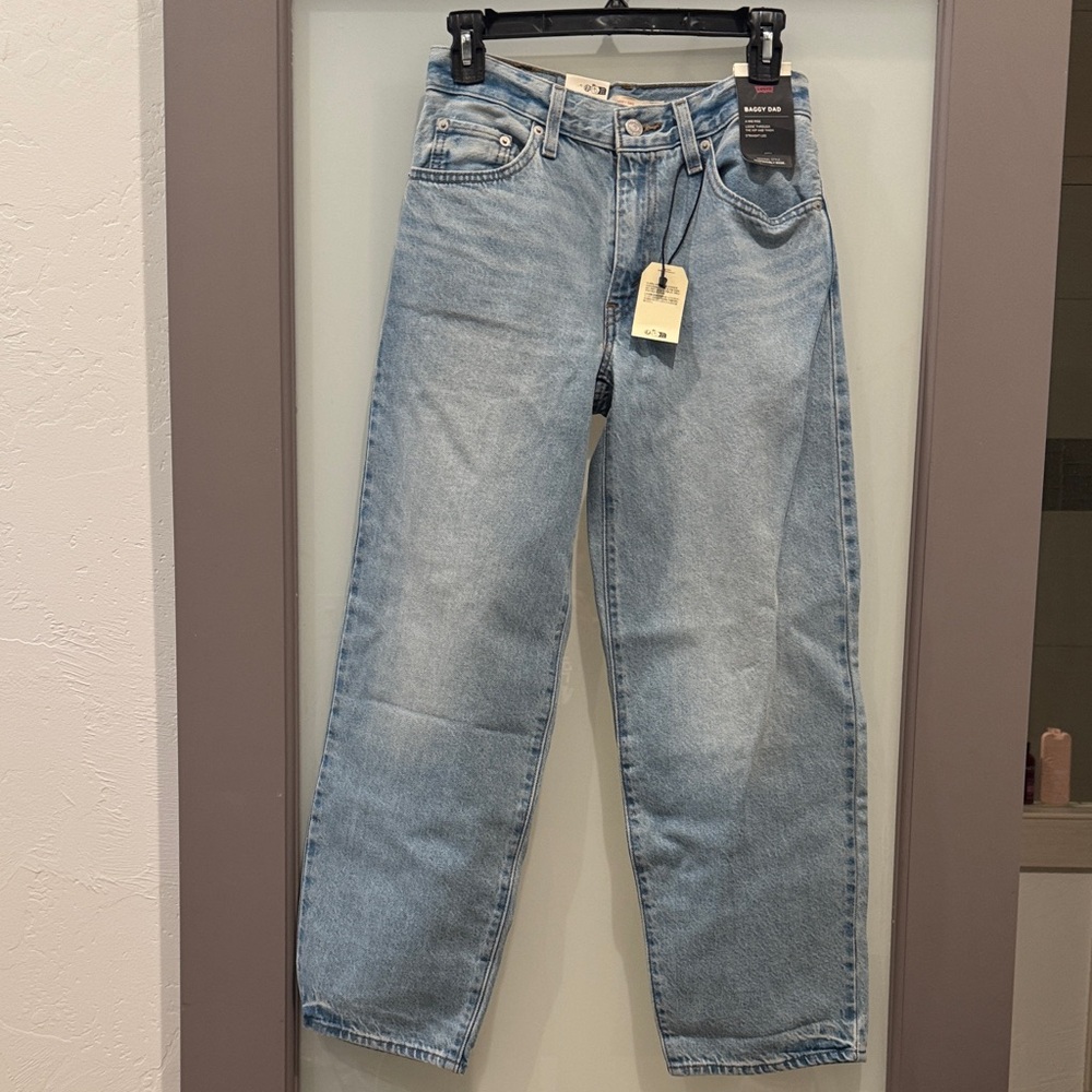 Levi’s BAGGY DAD WOMEN'S JEANS NWT 
24 X 30